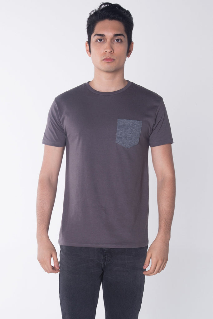 Semi Fit Tee With Pocket Detail