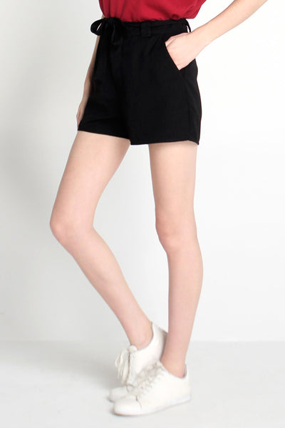 Fashion Shorts With Belt